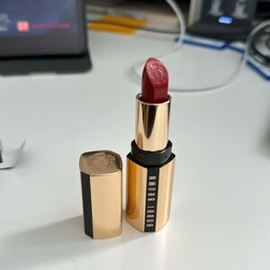 Bobbi Brown lipstick
